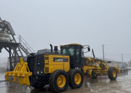 AUTOGREDER KOMASTU GD675